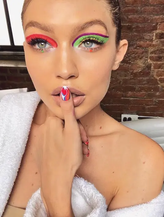 Ternyata topik pembicaraan tersebut pun menuai kontroversi dari bayak pihak. (instagram/gigihadid)