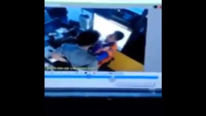 Ogah Bayar TOL, Polisi Cekik Penjaga Karcis