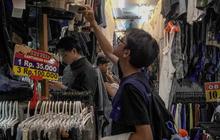 FOTO: Larangan Impor Pakaian Bekas Ilegal,  Pemerintah Dorong Pedagang Thrifting Beralih ke Produk Lokal