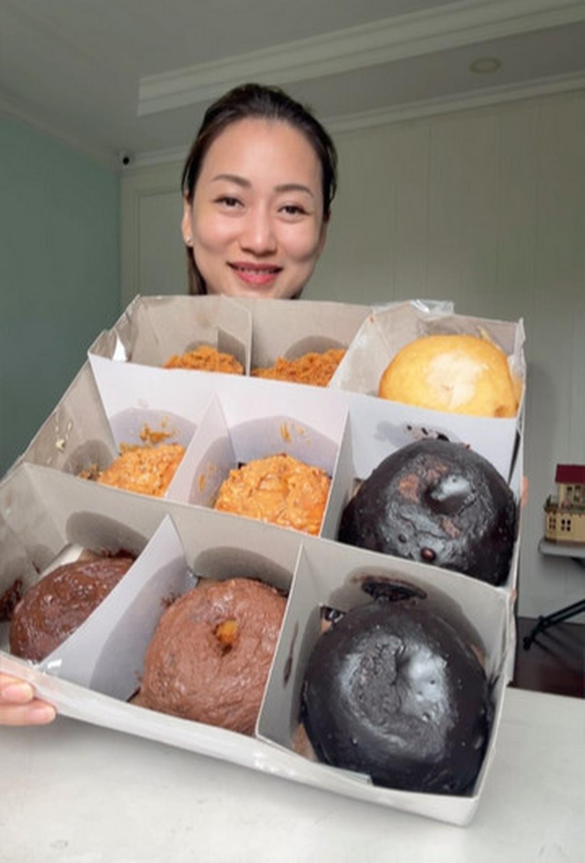 Pinkan Mambo Jual Donat Rp200 Ribu, Penampakannya Tuai Kritik - Ngaku Baru Dijual Untuk yang Maksa Beli