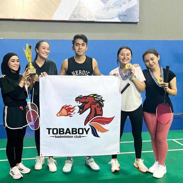7 Potret Lesti Kejora dan Rizky Billar Main Badminton, Seru Bareng Sahabat