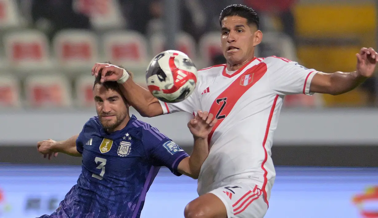 Pada matchday berikutnya, pertengahan November 2023 mendatang, Peru akan main tandang lawan Bolivia, sedangkan Argentina akan menjamu Uruguay. (ERNESTO BENAVIDES / AFP)