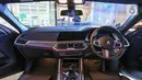 Desain Interior all-new BMW X6 saat peluncuran di German Centre BSD, Tangerang Selatan. Desain kokpit hadir dengan leather upholstery Vernasca sebagai standar dengan fitur modern dan sporty. (Liputan6.com/Fery Pradolo)