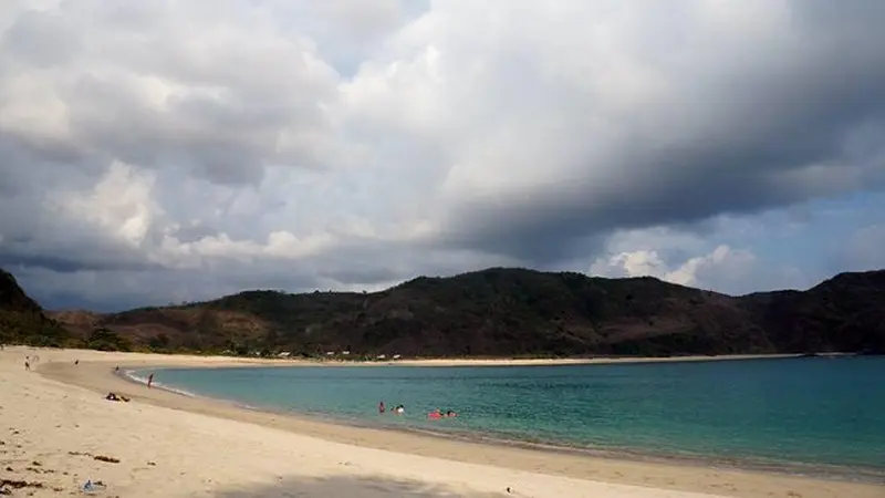 Pantai Mawun