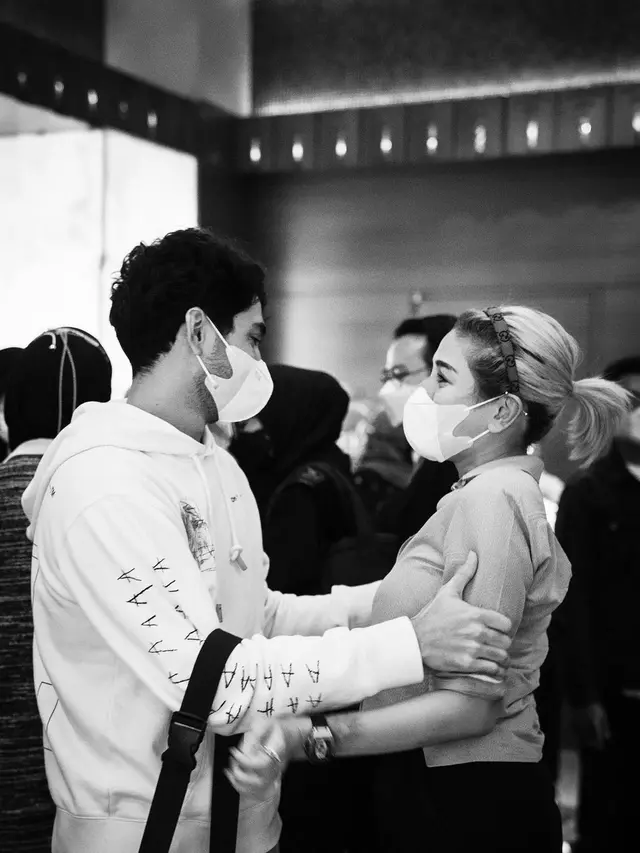 Nikita Mirzani Bertemu Reza Rahadian (Foto: Instagram/@nikitamirzanimawardi_172)
