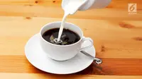 Jika sebelumnya Anda pernah mendengar Avo-latte, kini muncul kembali tren terbaru dalam penyajian kopi, yaitu Carrot-Cino. (Foto: iStockphoto)