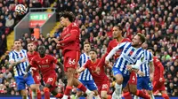 Duel Liverpool kontra Brighton and Hove Albion pada pekan ke-10 Premier League, Sabtu (30/10/2021). Liverpool dan Brighton bermain imbang 2-2 dalam laga ini. (PAUL ELLIS / AFP)