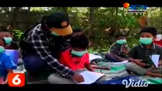 Para murid tampak mulai merasakan jenuh dengan sistem pembelajaran daring dari rumah masing-masing selama masa pandemi covid. Bersama seniman musik, Dahlan Effendi untuk belajar bersama hanya dengan menggelar tikar.