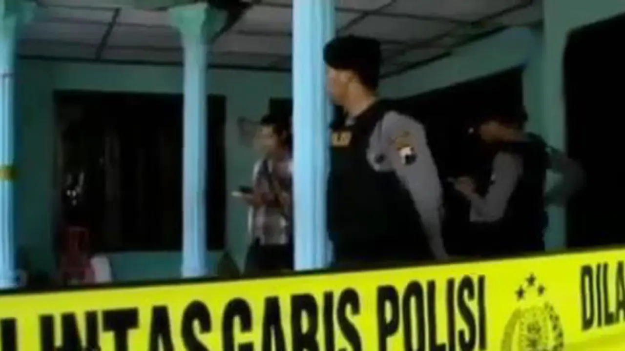 Densus 88 Geledah Kios di Solo, Bom dan Bendera ISIS Diamankan