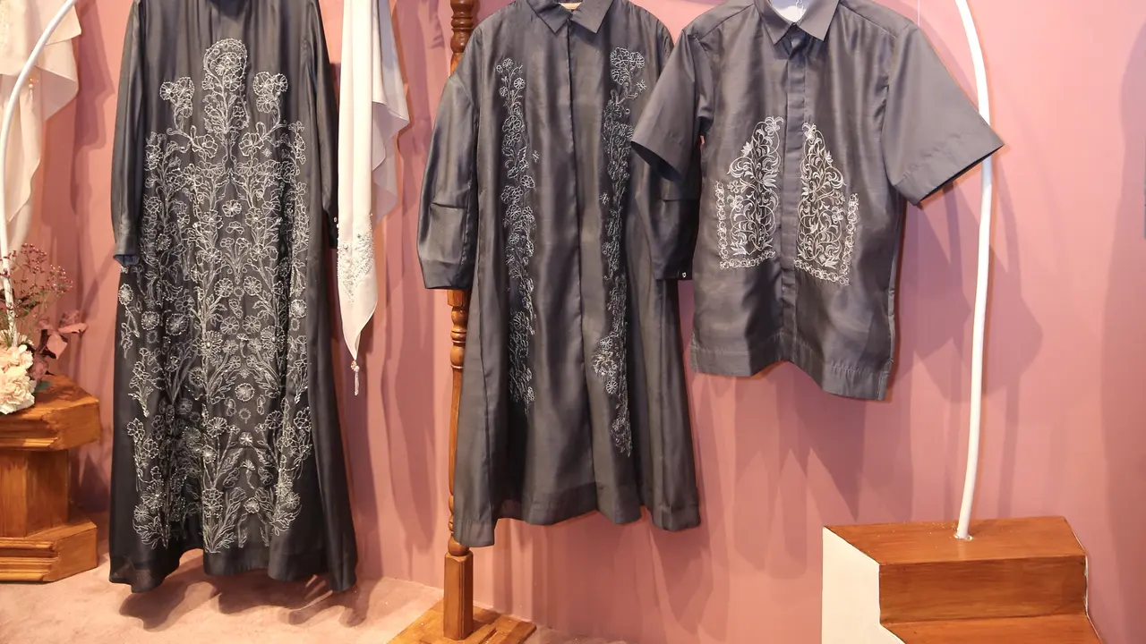 Sanika, Eksplorasi Budaya Minang dengan Warna Baru di Baju Lebaran Sarimbit dari Ria Miranda