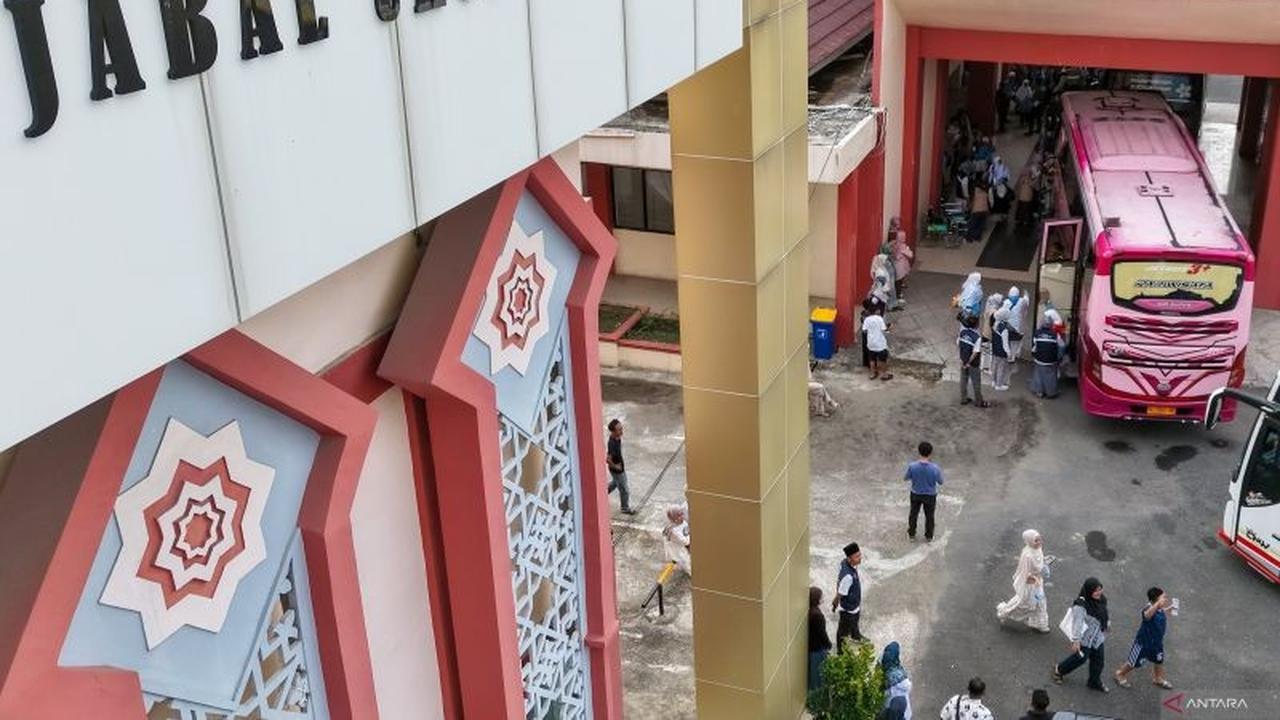 33 Jamaah Haji Sumbar Terdampak Bencana Terima Bantuan Haji Sumbar Rp20 Juta dari Uni Emirat Arab