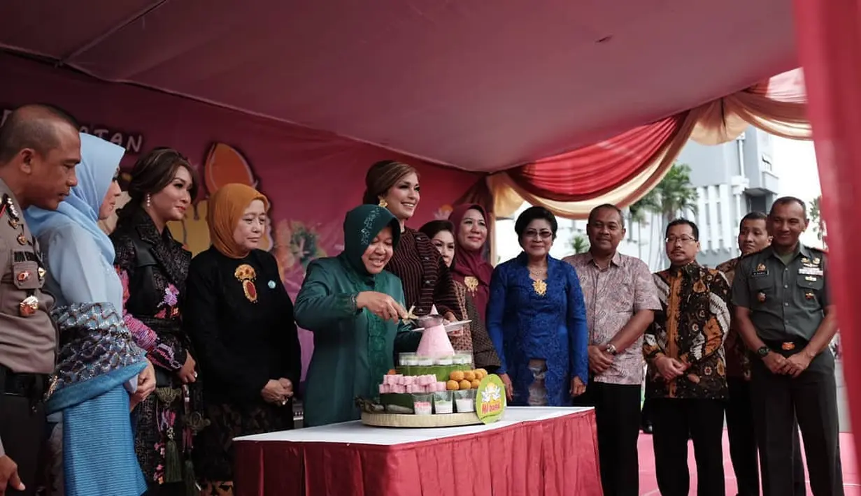 Seperti dilansir dari Liputan6, ibu satu anak itu juga memberikan sambutan. Pesan khusus disampaikan untuk para kaum Ibu di seluruh Tanah Air. (Instagram/inul.d)