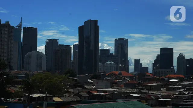 Langit Biru Hiasi Jakarta