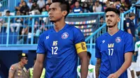 Hendro Siswanto jadi kapten tim Arema dalam uji coba melawan Semeru FC di Stadion Kanjuruhan, Kabupaten Malang (5/2/2020). (Bola.com/Iwan Setiawan)