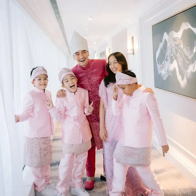 Potret Cantik Illiyyuna Kamila Rais, Putri Zulhas yang Tampil Menawan di Pernikahan Sang Ibu dan Zumi Zola