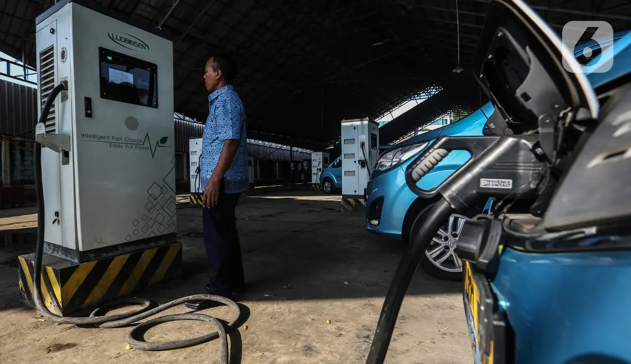 Mobil listrik menjadi sebuah keniscayaan tak terkecuali pada sektor niaga. (Liputan6.com/Johan Tallo)