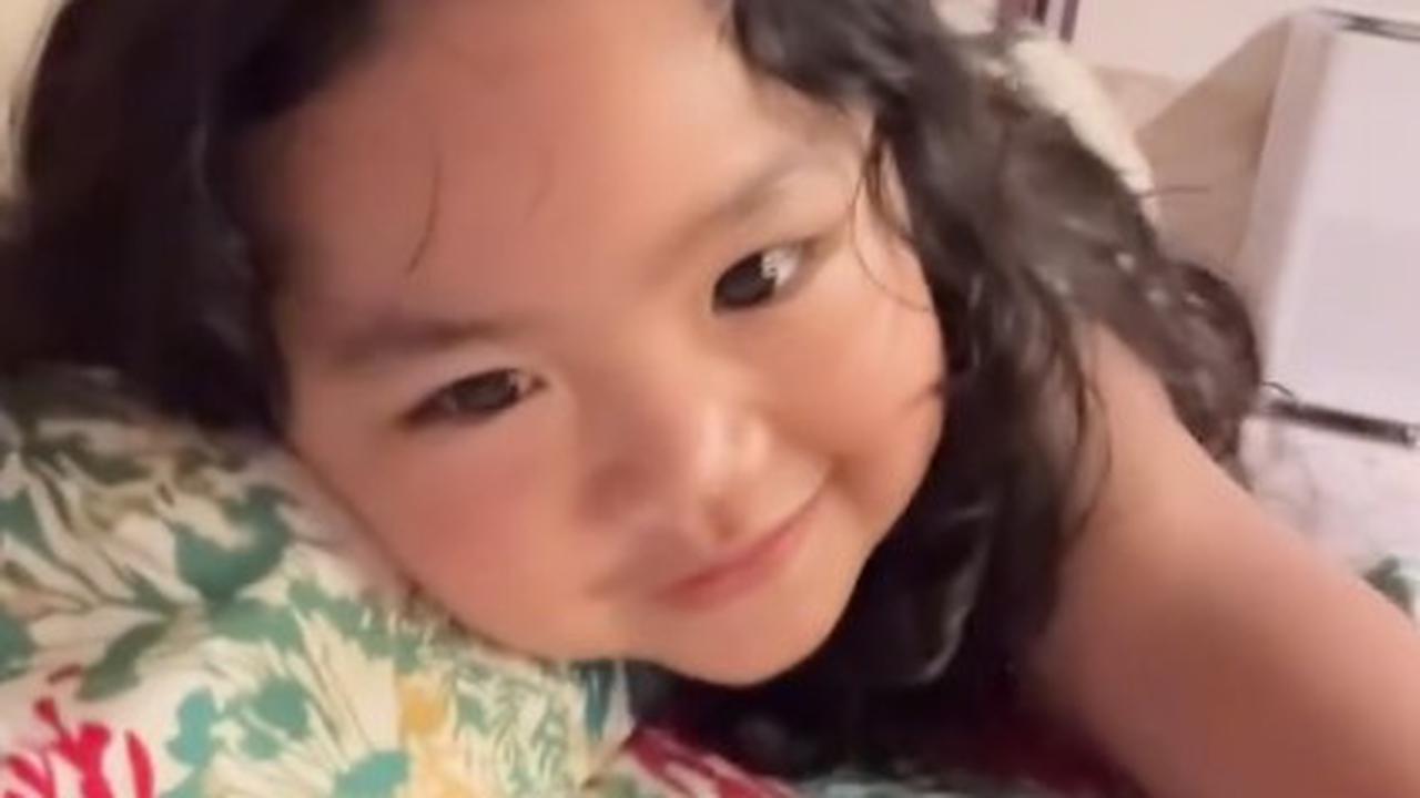 Momen Gemas Xarena Anak Siti Badriah Ajak Bicara sang Adik yang Masih di Dalam Kandungan: Lagi Apa Sudah Makan Belum?
