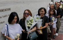 FOTO: Antusiasme Umat Katolik Berdoa untuk Paus Fransiskus di Kedubes Vatikan Jakarta
