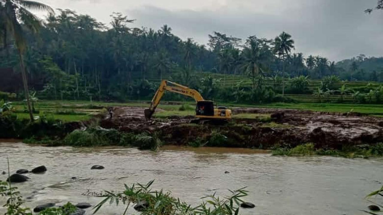 Desa Wadas terletak di Kecamatan Bener, Kabupaten Purworejo, Jawa Tengah
