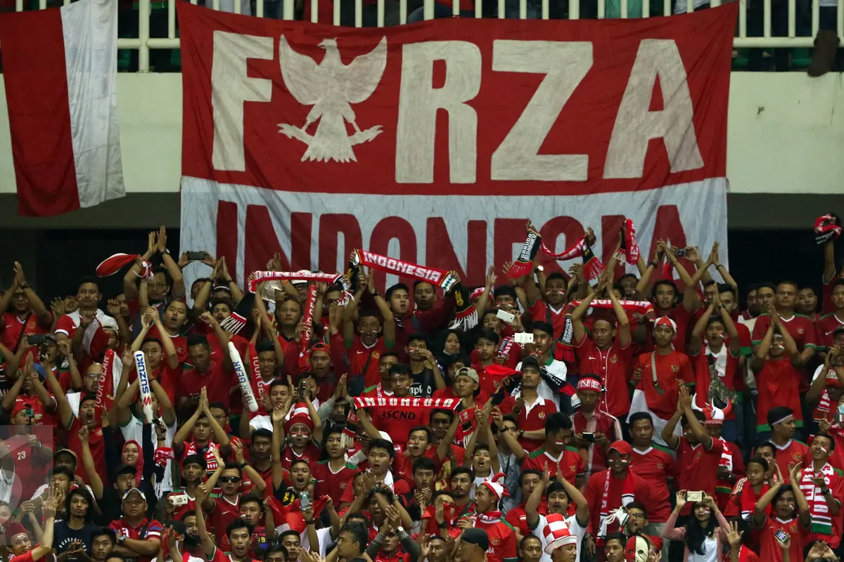20161203-Suporter Timnas Indonesia dan Vietnam Bersatu Merahkan Stadion Pakansari-Bogor