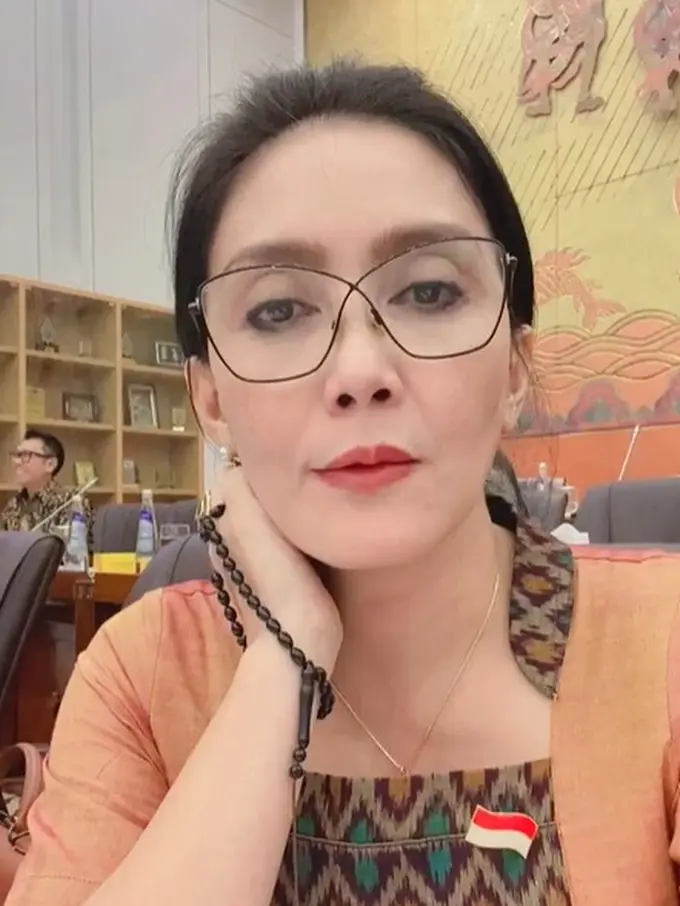 Rieke Diah Pitaloka (Instagram/riekediahp)