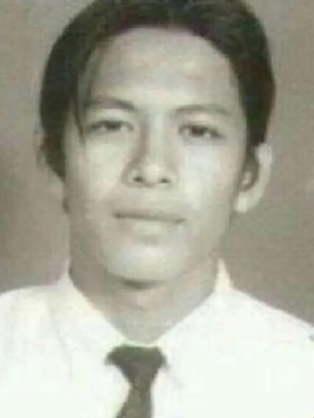 Tetap Ganteng Sejak Dulu, Ini 7 Potret Lawas Ariel Noah