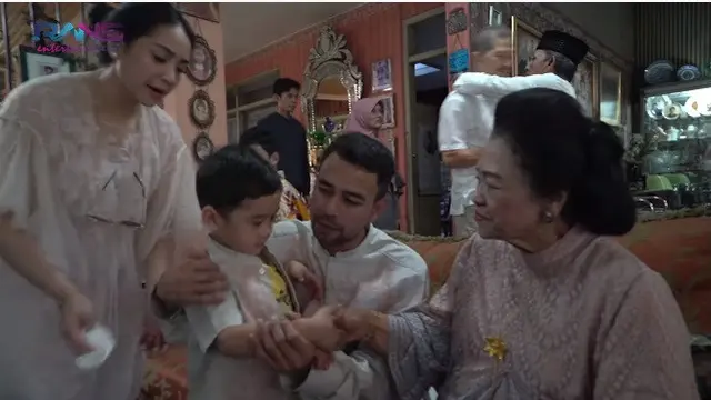 Potret kedekatan Mami Popon dengan Rafathar