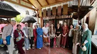 Seruni dan Dekranas Dukung Pelestarian Tenun Gringsing