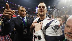 Tom Brady - Bintang american football ini merupakan salah satu atlet terpopuler di Amerika Serikat. Pria berusia 44 tahun itu menghasilkan 37.000 dollar atau setara Rp 529,6 juta per menit pada tahun 2021. (AFP/Jamie Squire)