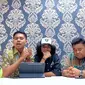 Vadel Badjideh membantah isu viral Lolly anak Nikita Mirzani hamil duluan. Ia meminta publik tak mencari makan dari gosip yang tidak benar adanya. (Foto: Dok. Instagram @vadelbadjideh)