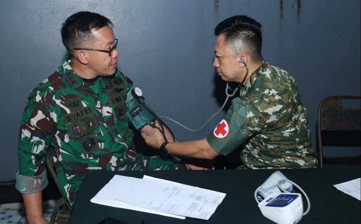 Perwira Tinggi dan Komandan Batalyon TNI Angkatan Darat mengikuti uji kemampuan jasmani di Markas Kopassus Cijantung Jakarta Timur