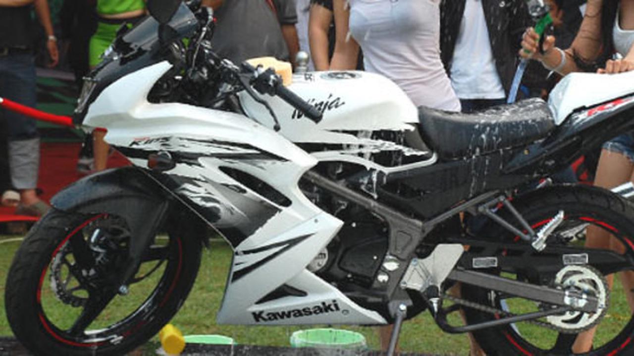 Kawasaki Ninja RR 150 facelift
(Foto: Nazar Ray)