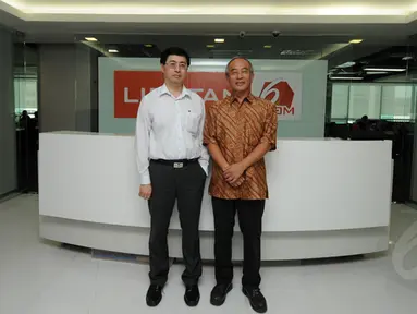Dua pejabat di lingkungan Kantor Ekonomi dan Perdagangan Taipei (TETO) mengunjungi ruang redaksi Liputan6.com di kawasan Senayan, Jakarta, Selasa (27/1/2015). (Liputan6.com/Helmi Fithriansyah)