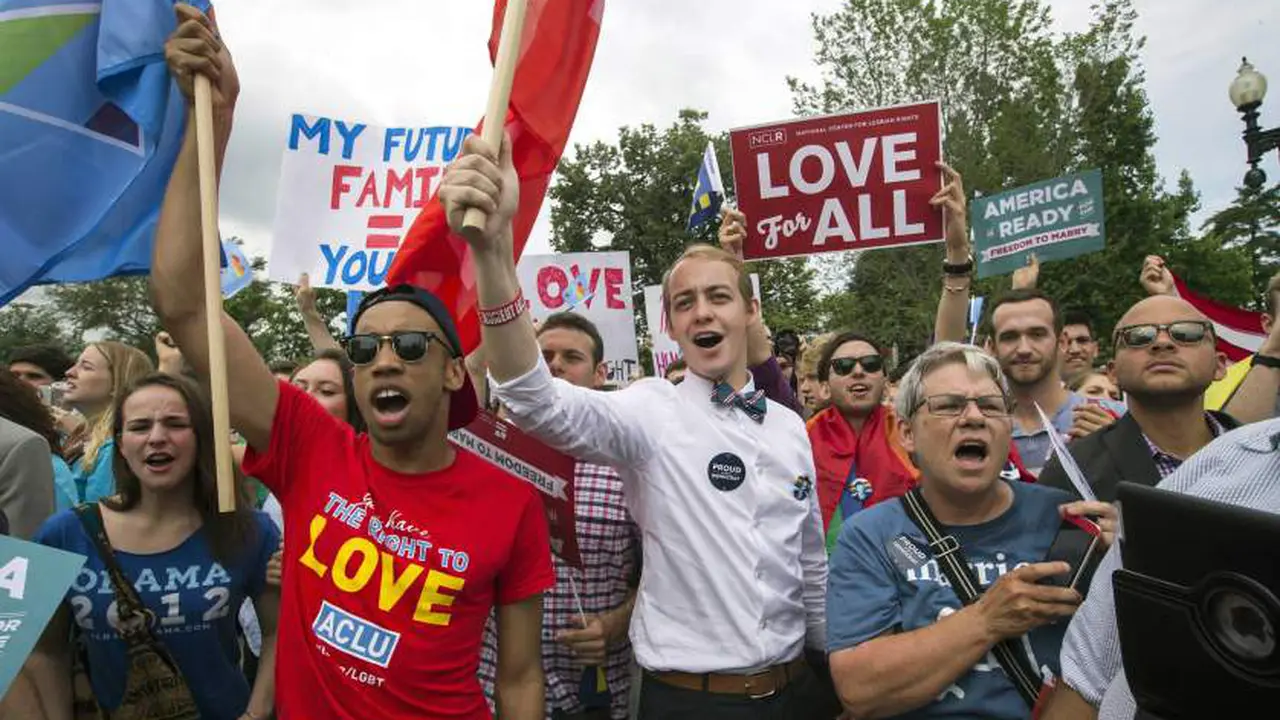 [Bintang] Amerika Legalkan Kesetaraan Pernikahan untuk Lesbian dan Gay