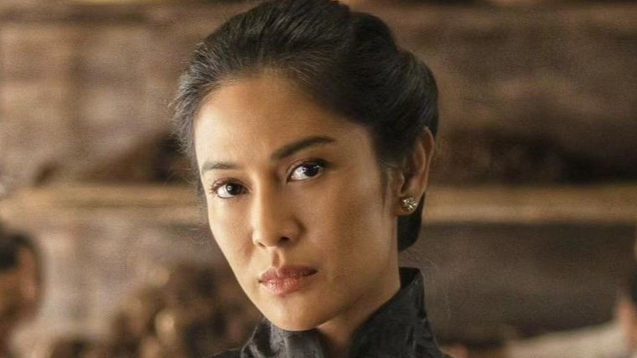 1. Dian Sastrowardoyo
