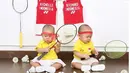 Pebulutangkis Hendra Setiawan memiliki anak kembar laki-laki dan perempuan bernama Richard dan Richelle yang sudah berusia 6 tahun. Sejak kecil, mereka sudah diperkenalkan dengan badminton, nih! (Foto: Instagram @hendrasansan)