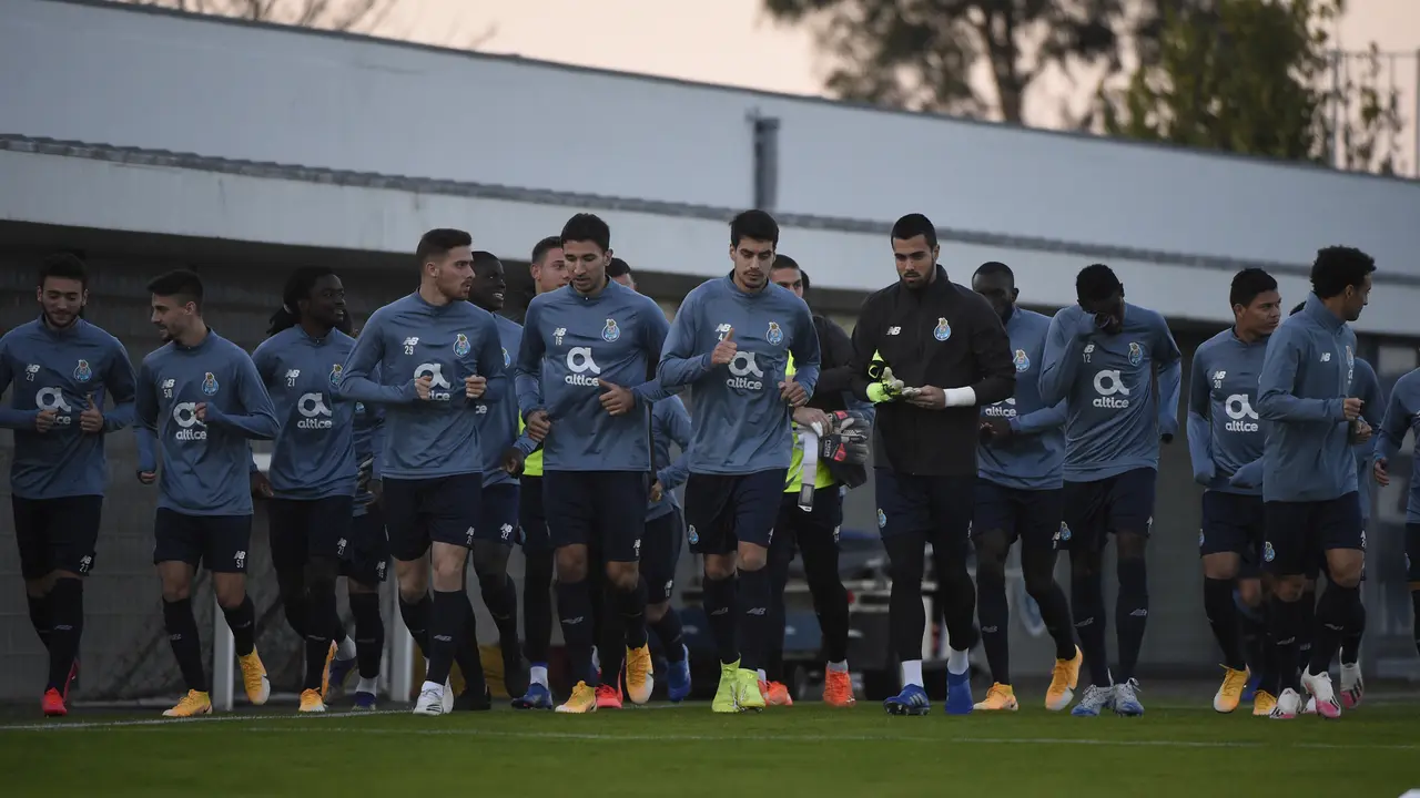 FOTO: Porto Cukup Raih 1 Poin Untuk Lolos ke Babak 16 Besar