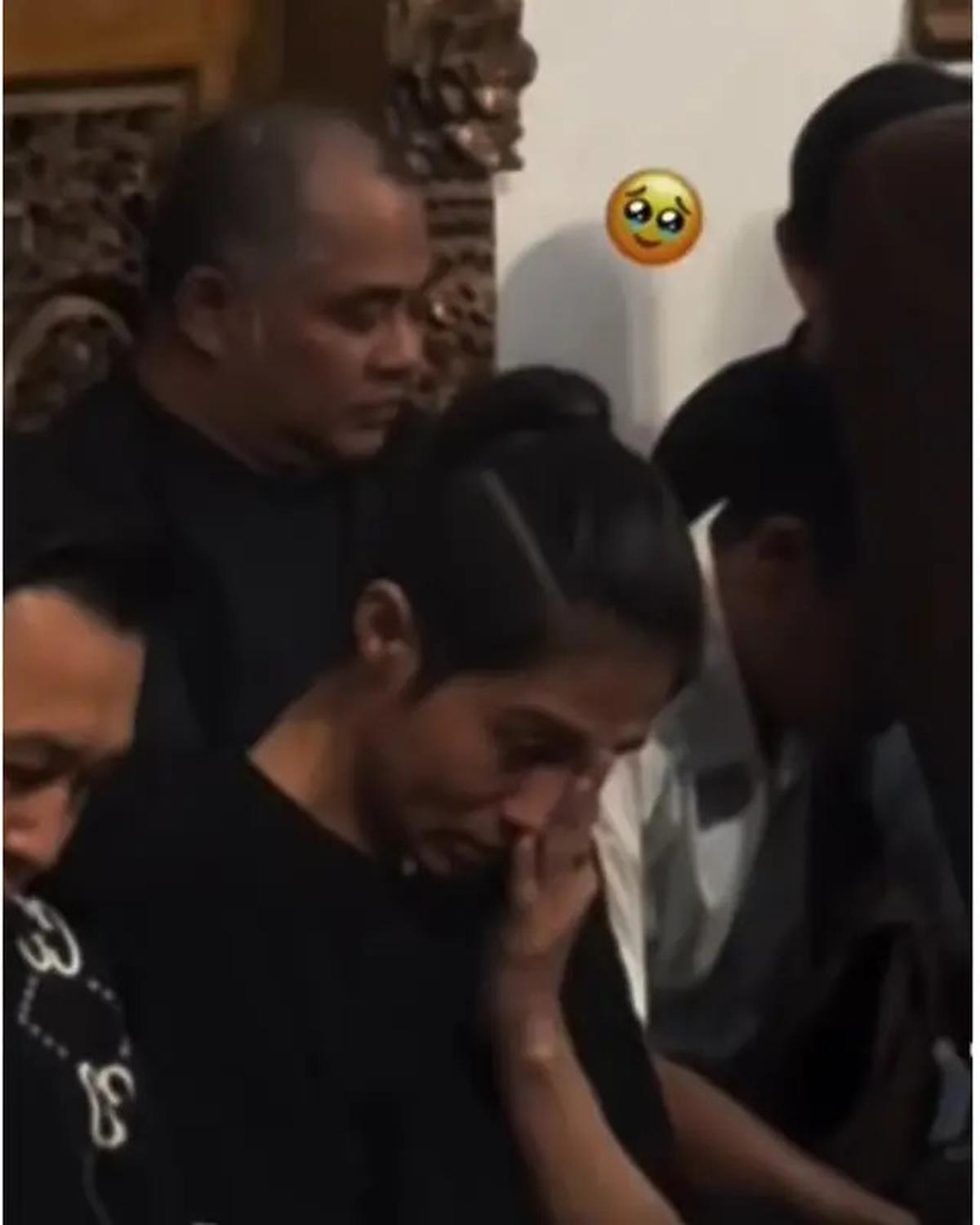 6 Potret DJ Panda Hadiri Pengajian Gus Iqdam, Momen Langka yang Curi Perhatian