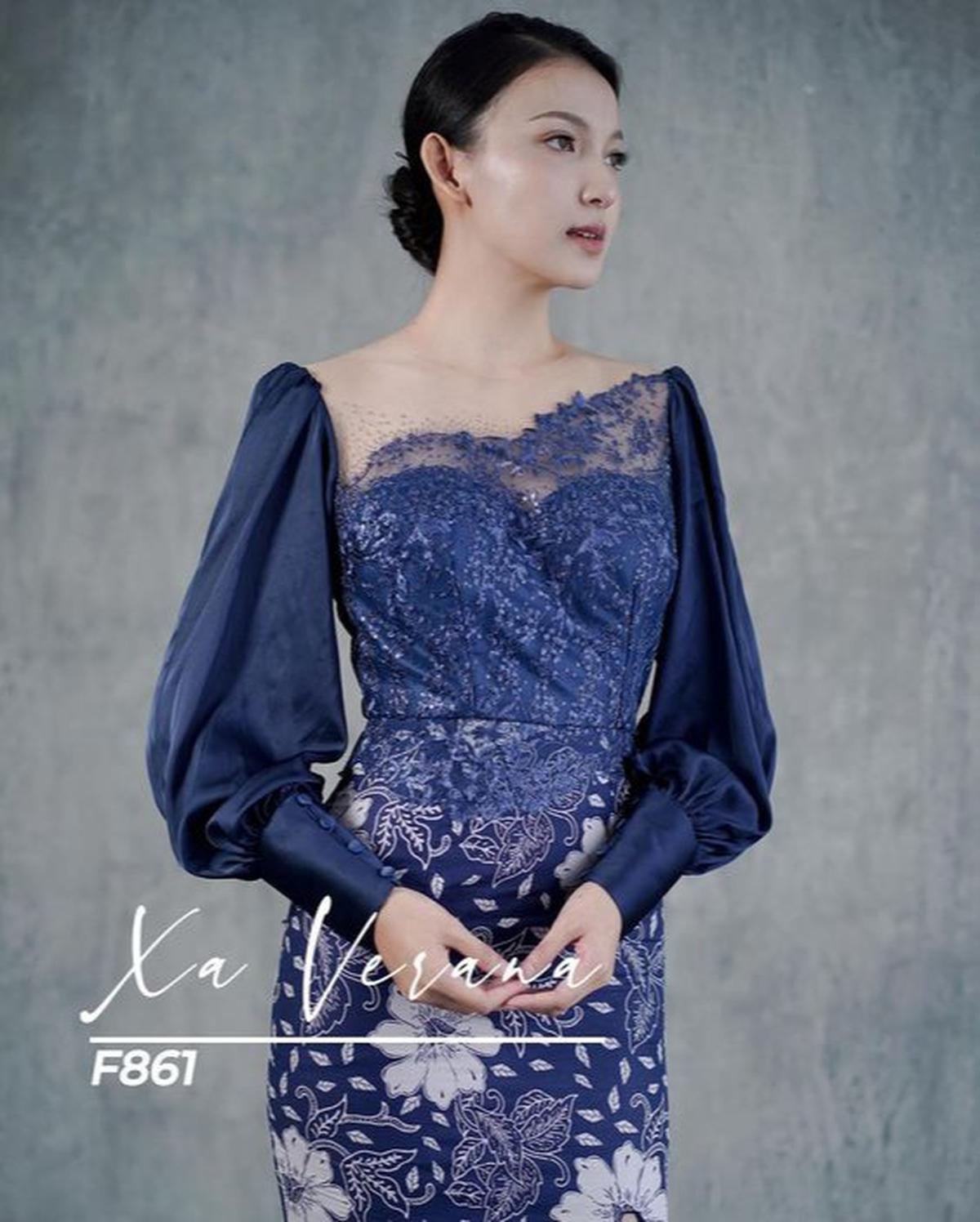 Kebaya lengan balon