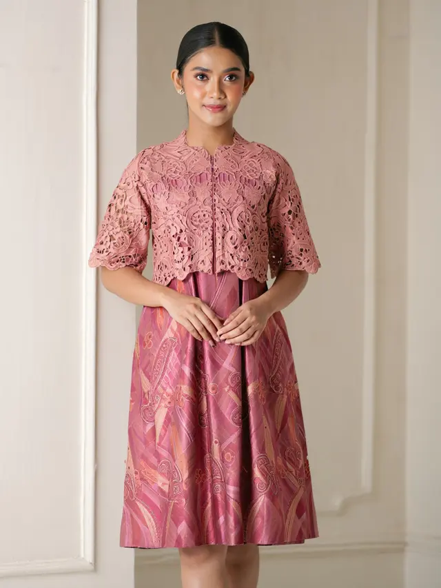 Model Dress Batik Brokat Warna Dusty Pink
