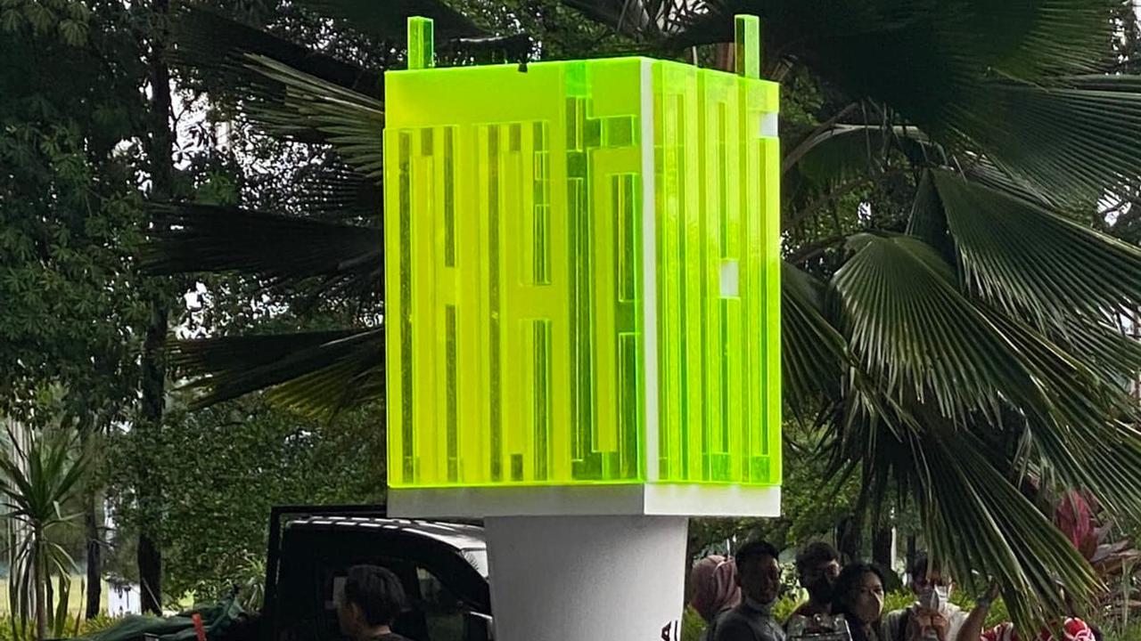 Lightstick Raksasa NCT di ICE BSD Jelang Konser Tur Dunia NCT 127