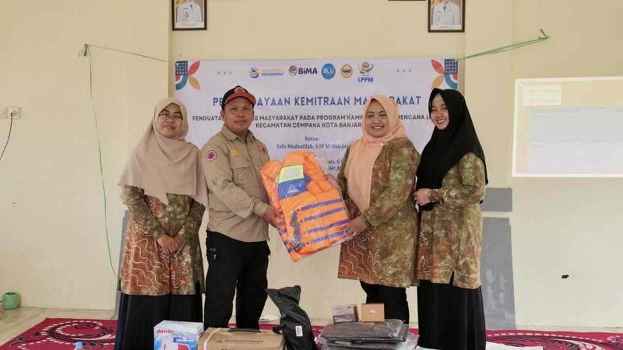 Fakta 35 Peserta! ULM Tingkatkan Kapasitas Masyarakat Tangani Bencana Banjir dan Kebakaran di Banjarbaru