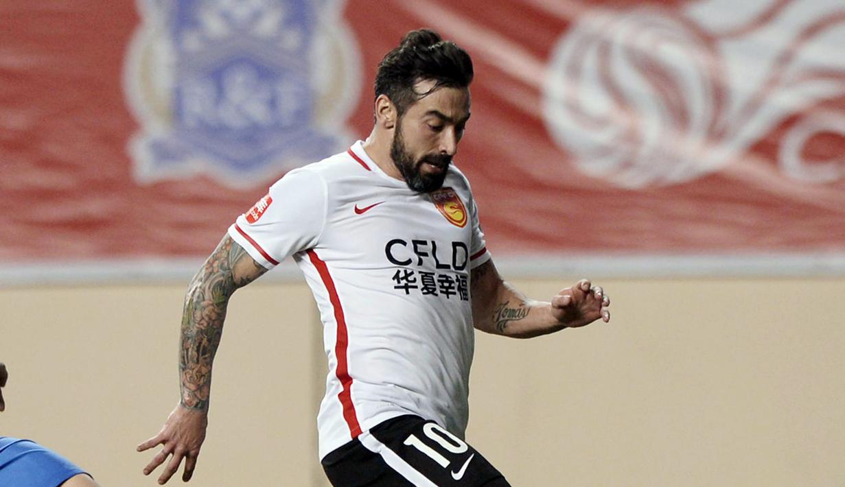 9. Ezequiel Lavezzi (Hebei) - 28,3 juta euro. (AFP/STR)
