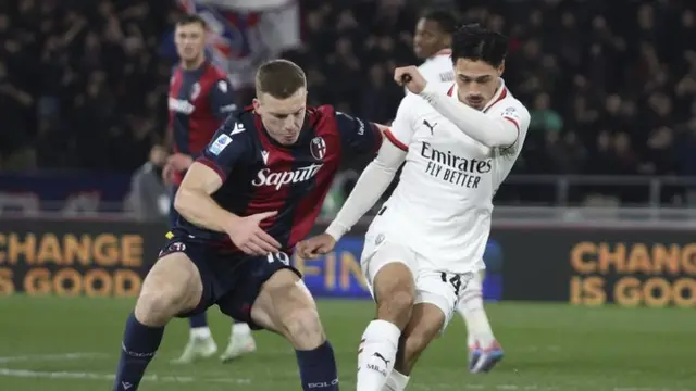 Kecewa, Pendukung AC Milan Luapkan Kemarahannya saat Melawan Bologna