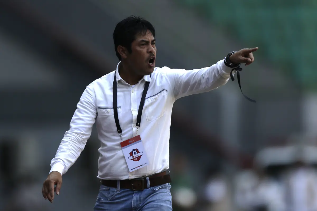 Perseru Badak Lampung Vs Persela Lamongan