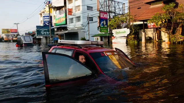 banjir-bangkok-pengungsi-6-140123b.jpg