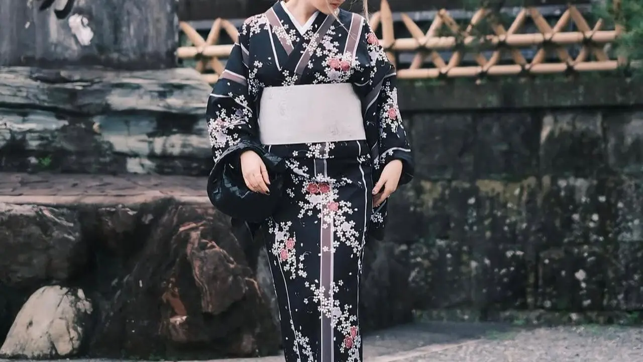 Gaya Ranty Maria Pakai Kimono Modern Bukti Kalau Budaya Bisa Jadi Statement Fashion (photo by instagram.com)