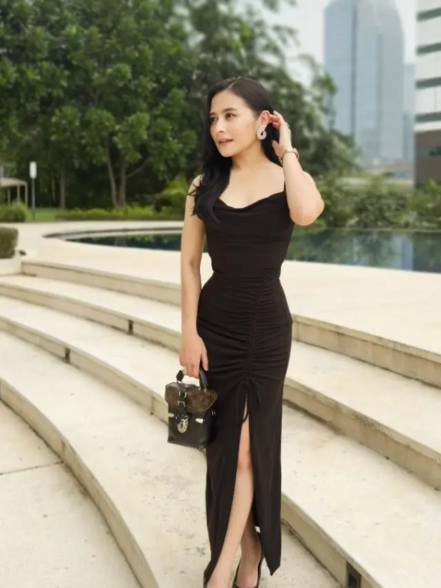 Model Dress Hitam Prilly Latuconsinna