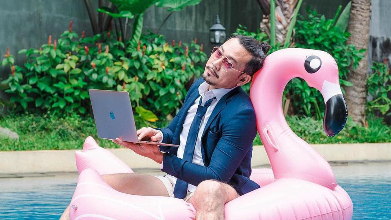 Kronologi Perseteruan Seru Denny Sumargo dan Farhat Abbas yang Semakin Memanas