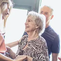 Ilustrasi berkumpul bersama orangtua. (Sumber Foto: Askmen)